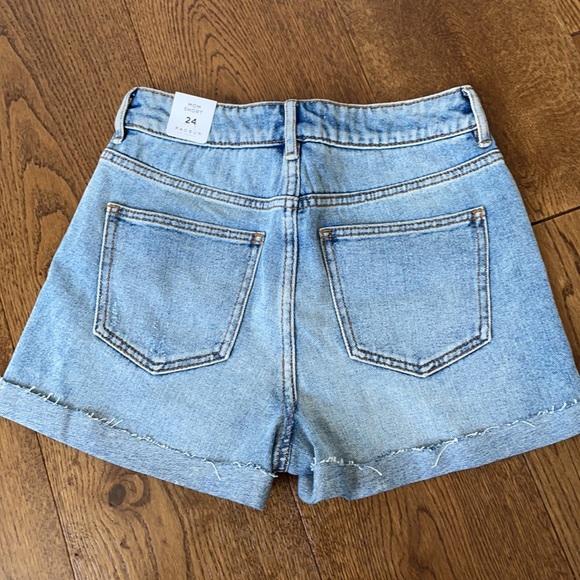 PACSUN light wash denim mom shorts - Picture 2 of 3